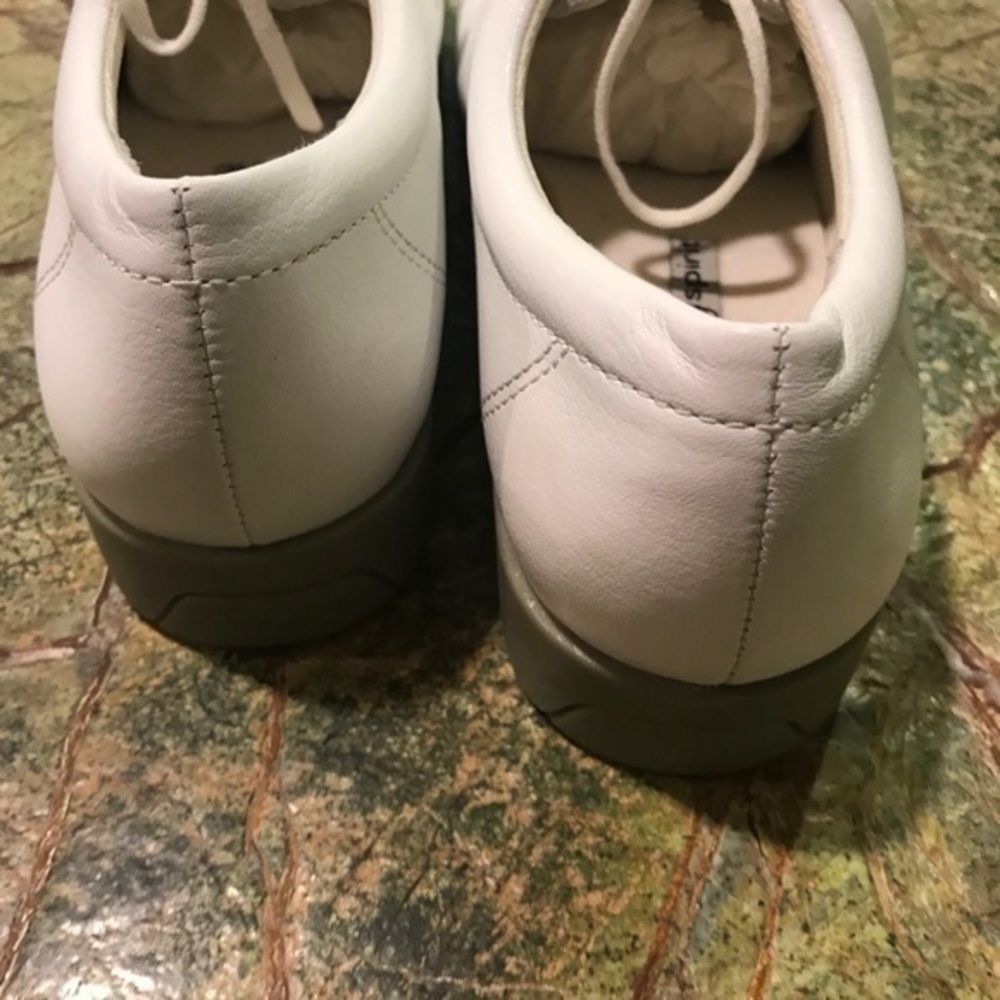 Easy Spirit white leather shoes - Picture 4 of 6